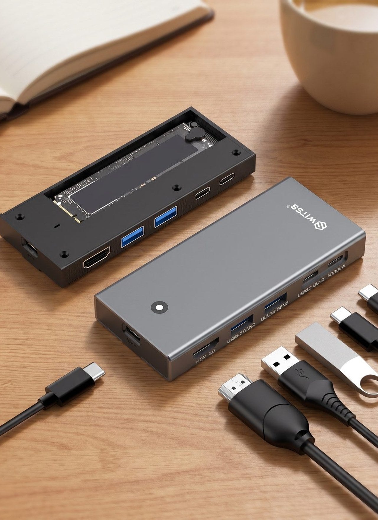 Switss® 5-in-1 hub verbindt een laptop met één kabel op een opgeruimd bureau