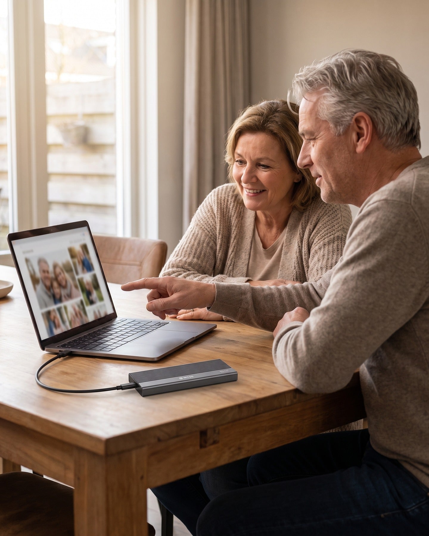 Externe familiefoto's veiliggesteld met een Switss® M.2 SSD-behuizing